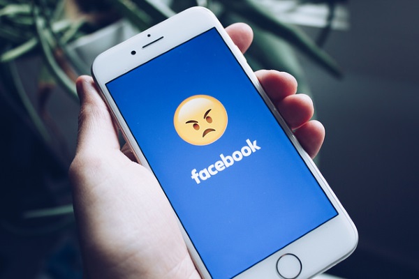 Cómo Facebook intenta cambiar tu opinión – Radioactividad 29-3-2018